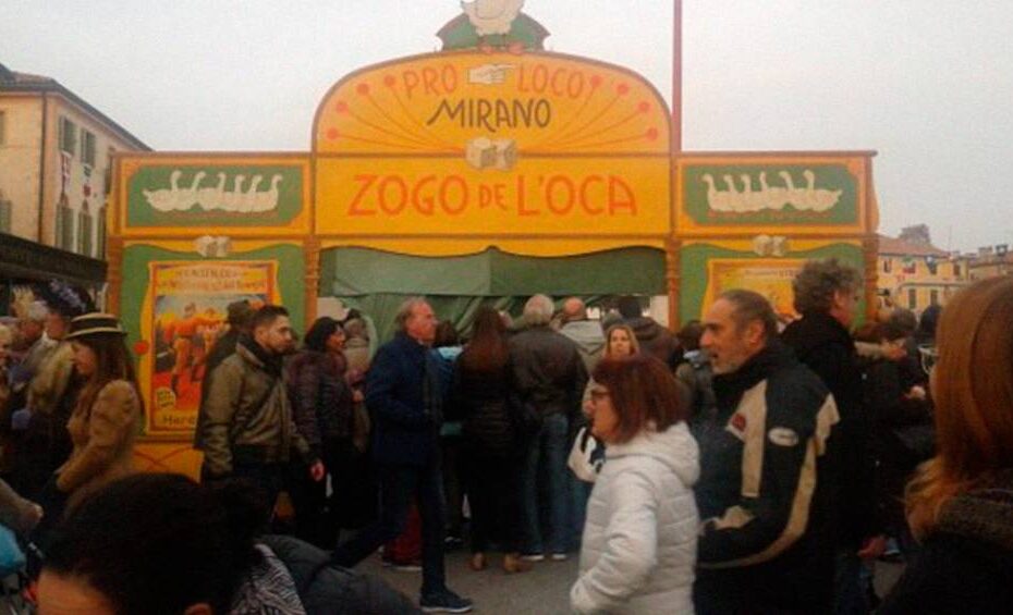 Todo ano, esta cidade italiana se transforma em u...